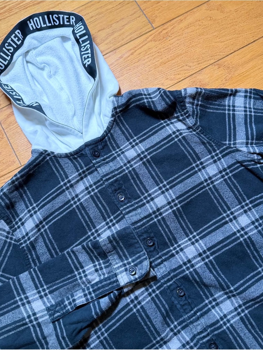 Hollister Black & Gray Plaid Hooded Button-Front Shirt
